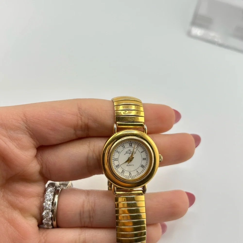 Pierre Jacquard Ladies Watch White Dial Gold Tone Stainless Stretch Bracelet 202